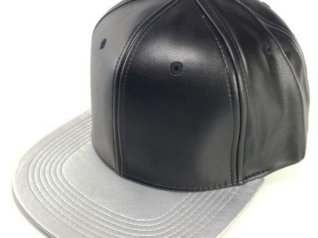 PB158 [BLACK SILVER] LEATHER SNAPBACK HATS Fashion